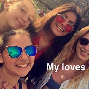 Meet your Posher, Gabriela